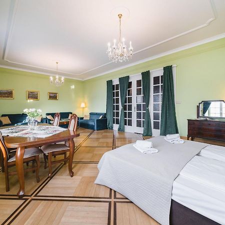 Apartamenty W Palacu Pod Baranami Cracóvia Exterior foto