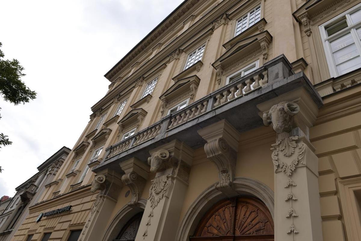 Apartamenty W Palacu Pod Baranami Cracóvia Exterior foto