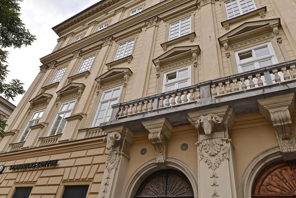 Apartamenty W Palacu Pod Baranami Cracóvia Exterior foto