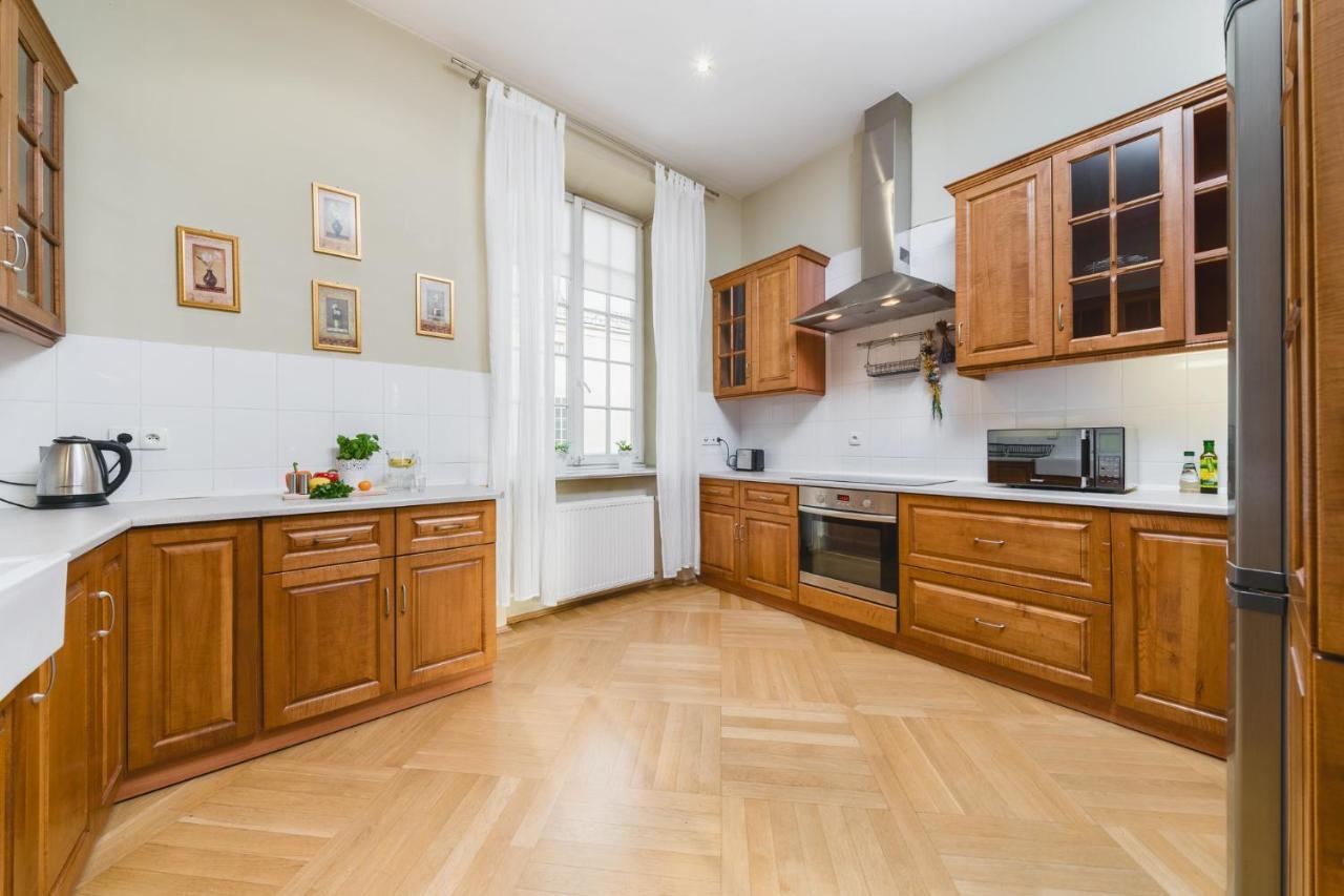 Apartamenty W Palacu Pod Baranami Cracóvia Exterior foto