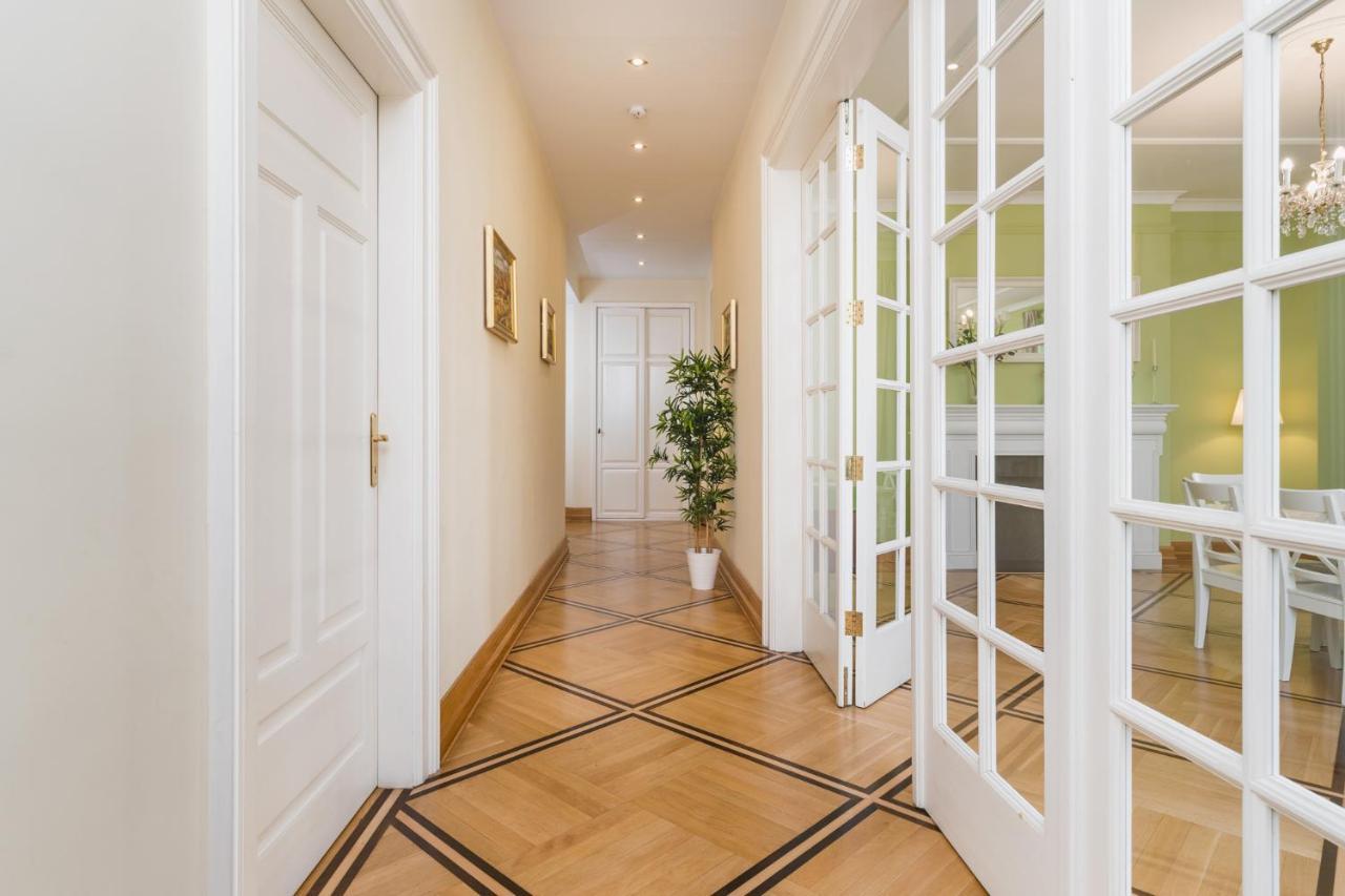Apartamenty W Palacu Pod Baranami Cracóvia Exterior foto