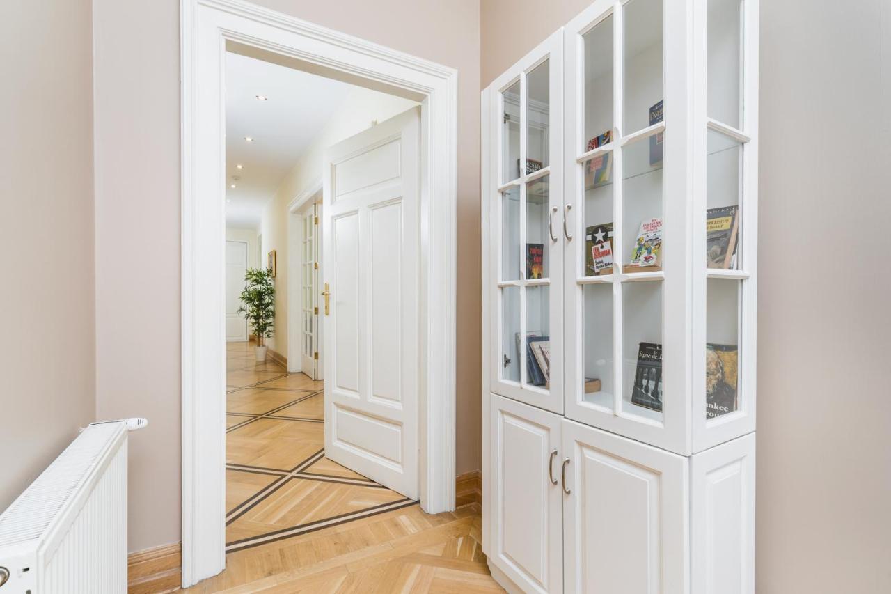 Apartamenty W Palacu Pod Baranami Cracóvia Exterior foto