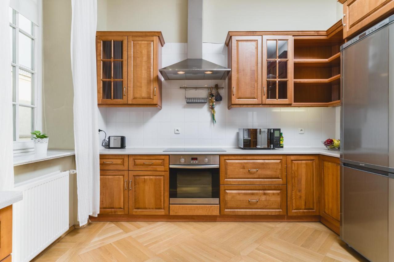 Apartamenty W Palacu Pod Baranami Cracóvia Exterior foto